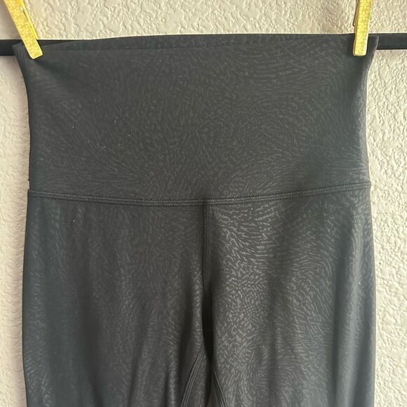 Lululemon Align High-Rise Leggings Size 4 Black Embossed Leopard - Picture 3 of 11